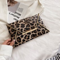 JCP 골든 애니멀 패턴 클러치백