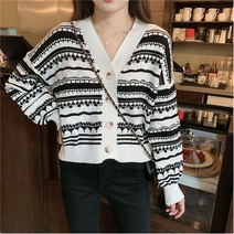 주디앤 패턴 웨이브라인 브이넥 가디건 스웨터 가을 겨울 봄 간절기용 리빙공감