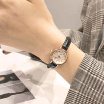 [엔젤D] 여성 빈티지 타내 라운드 가죽밴드 와치 손목시계