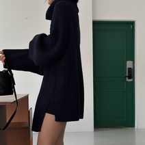 [제이앤로제] 베른 터틀 넥 트임 니트 (겨울 루즈핏 오버핏 박시 티 긴팔 롱 골지 와이드 소매 하이 목 폴라 기본 사이드 옆 빅사이즈 하객 연말 룩)