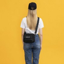 가방팝 언더크로스 노마 바디백 모노블랙 미니 크로스백