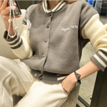 [파인스토리]영문 자수 스냅 버튼 니트 야구 점퍼