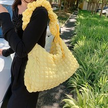 [리즈무드] 티렌 스퀘어 엠보 숄더백