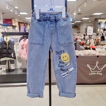 쁘띠앙팡 산본점 @23년 봄신상 30%세일@ 귀여운 프린팅의 배기핏 데님팬츠 유닛포포청바지에요^^ 어느옷에나 코디해도 멋스럽고 귀여운 코디템 데일리로 굿~~!!