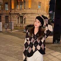 체크 배색 코디 여성 가디건 니트 스웨터