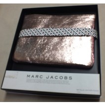 니만 마커스 마크 제이콥스 디자이너 메탈릭 가죽 골드 클러치 지갑 파우치 시그니처