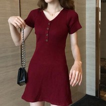 [랜덤플레이] 브이넥 단추 슬림 핏 니트 원피스