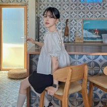 워너비뮤즈 / 스퀘어넥 퍼프 프릴 리본 콩단추 A라인 크롭 블라우스