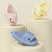 층간소음 실내와 아기 아이 초등학생 상어 거실 발망치 구름슬리퍼 쿠션 임산부