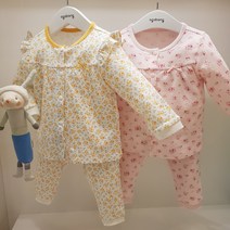 아가방 23 가을 베이비페어! 이쁜 러블리 실내복은 왠만한 외출복보다 더 쓸모있지! 플로워 셔링까지 사랑스럽따 무형광 긴소매 유아 상하세트! 놀이복 내복 유아 상하복 이거!