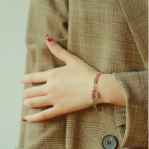 도매 개인화 된 기하학적 사각형 플레이트 펜던트 클립 여성용 팔찌