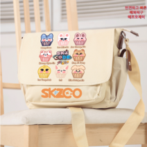 스트레이키즈 Stray SKZOO 응원 굿즈 스키즈 앨범 가방 숄더백 크로스백 학생 캐릭터 아이돌, 29X24X9cm, 베이지 컵케익