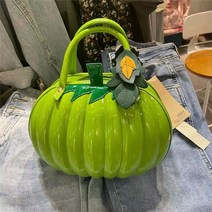 빈티지 2022 북유럽 패션아이디어 호박백 코디