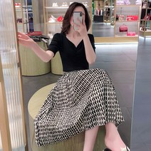 셀럽당 여성용 블랙 브이넥 5부 반팔 티셔츠+미디 스커트 투피스 여름 쉬폰 세트 Y01392