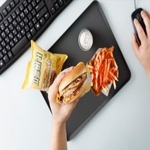 매점빵 피시방 겨울방학 간식 군대리아 편의점 햄버거 학교 pc방 버거 추억의 옛날 매점 px 피씨방, 핫크리스피치킨1개