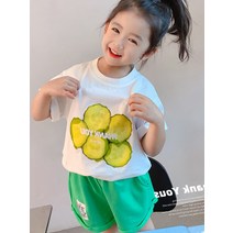 여자 2022 년 여름 새로운 한국 버전의 어린이 반팔 티셔츠 캐주얼 코트 아기 소녀 바닥 셔츠 아동복 도매