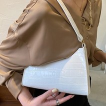 아미아 클래색 유광 와니 패턴 미니 토트 핸드백 가방 엣지 사각 스퀘어 간편 데일리 가벼운 심플 베이직 숄더백 20대 여자 직장인 정장 캐주얼 출근룩 손가방