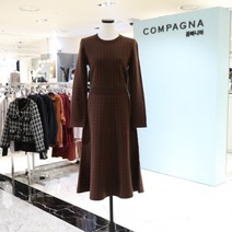 꼼빠니아 깔끔하고 여성스러운 A라인에 허리절개 디테일로 세련되고 페미닌한 무드가 연출되는 니트원피스 ***A라인 니트 원피스***