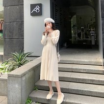 제이블리 브이넥 퍼프 허리 버튼 플리츠 니트 원피스