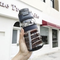 【휴대용 물병】샌드위치 운동 플라스틱 물컵 빨대컵 어른 여 고안치 망홍 여름 휴대용 귀여운 컵, 투명블랙그레이550Ml_단일 컵 (스티커)