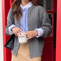 브이와이 여자 꽈배기 롱슬리브 램스울 크로쉐 가디건