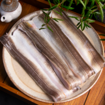 [당일조업] 통영 자연산 바다장어 손질 장어 1kg 2kg 3kg 뼈 머리 소스 포함, 1_1. [특대] 1kg (소스포함), 1개