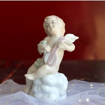유럽 도자기 피규어 장식품, E 높이 약 17cm 폭 8cm