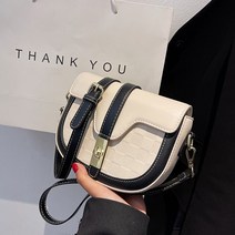 글램디브 귀여운가방 직장인가방 여성가방 반달 배색 버튼 크로스백 세인즈 A2074