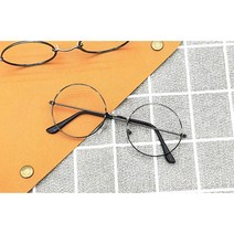 동그리안경 데일리룩 메탈안경 깔끔 데일리 패션 철테 안경 빈티지코디 둥근안경 공용