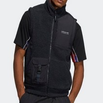 [아디다스] 아카이브의 아웃도어 디자인에서 영감을 얻어 견고한 립스톱 오버레이와 부드러운 플리스 소재 어드벤쳐 셔파 베스트 (HC0382)