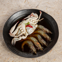 [정세미간장게장] 매스컴이 극찬한 명품맛집 직접끓여 건강한 맛 간장게장 1인 암게 세트, 암(소)(중) 각 1마리 오징어젓갈 300g