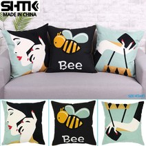 아름다운 여인 소파 인테리어 사각 포인트 쿠션