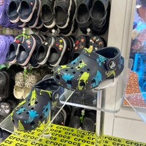 [크록스 키즈] [크록스]크록스 클래식 몬스터 프린트 클로그 키즈 남색 206833-410