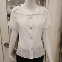 꼼빠니아 울산뉴코아<꼼빠니아 여름블라우스 최종가전>70%세일>시원한 입술라인넥 셔링소매 진주장식 주얼단추 포인트>뒷모습이 더예쁜 여름 반소매블라우스RB220″ class=”wr-img”></a></div></div></div></div><div class=