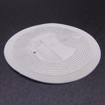 RFID 태그 NTAG 213 범용 라벨 RFID 태그 및 모든 NFC 휴대폰 흰색 스티커 프로토콜 ISO14443A13.56 MHz, 한개옵션0, 한개옵션1