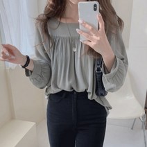 [에스이엔몰] 셔링 주름 포인트 스퀘어넥 블라우스