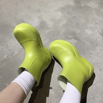 레인 부츠 어그 장마샌들 가벼운 장마철샌들 비올때신발 남성과 여성 커플 장화 여성 두꺼운 밑창 고무 신발 사계절 방수 라운드 발가락 짧은 모피 lzd