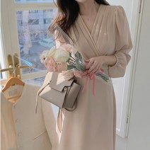 2022 춘추 프렌치 V넥 원피스 여성 미니멀 긴팔 스커트