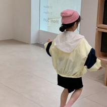 레인보우친구들 돌 아기 유아동 키즈 주니어 남자 여자 아이 봄 여름 가을 간절기 바캉스 스트릿 아우터 검정색 노란색 배색 후드 에어컨 바람막이 집업 점퍼