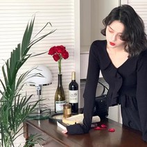 디자인감각 보이핏 볼륨 페플럼 나팔소매니트 여성 봄가을 뚱뚱한 빅사이즈 언발 긴소매 이너 상의