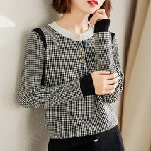 잇츠스타일 블랙앤화이트 체크무늬 라운드넥 여성 코트 이너 니트 스웨터
