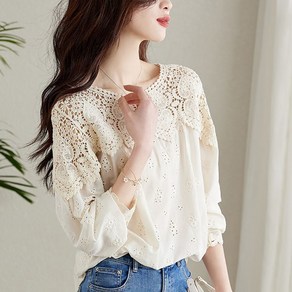 ROYALBELLE 여성 펀칭 레이스 남방 플라워 디자인 입체장식 루즈핏 셔츠 U0112701