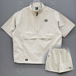 [국내백화점판] UMBRO 엄브로 25신상 클래식 반팔 스탠넥 아노락 셋업 세트 (베이지)
