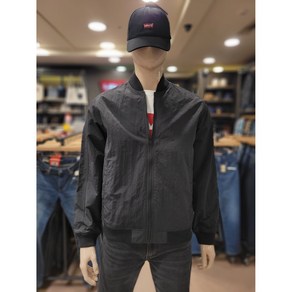 리바이스 무료배송!!! 깔끔한 기본 블랙 컬러로 편하게 입는 간절기 바람막이 점퍼!! LEVI'S 오션뷰 플라이트 바람막이 점퍼 블랙[NC불광]A4431-0