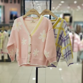 치크 *2023new* 컬러가 예쁜 일러스트 가디건 [동아수성점]
