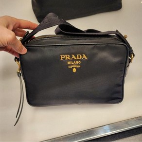 PRADA 프라다 금장로고 테수토 카메라백 블랙 크로스백 1BH089