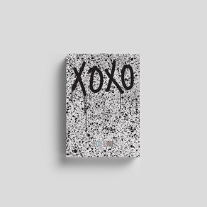 전소미 - JEON SOMI THE FIRST ALBUM XOXO [O Ve.] 패키지박스+포토북+엽서(8종)+미니 노트+스티커세트(2종)+핀버튼(1종)+포토카드(1종)