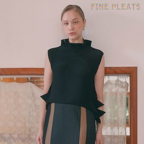 [FINE PLEATS] 피네 플리츠 러플 민소매 탑 블랙