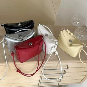 오버앤핏 여성가방 가죽 데일리 깔끔한 미니 사각 레드 실버 달린 크로스백 숄더백