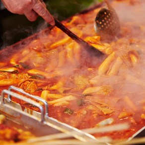 [2인분] 친구들 국물떡볶이 어묵은 기본 육수까지 포함되어 있는 환상의 떡볶이, 덜 매운맛, 2개, 900g